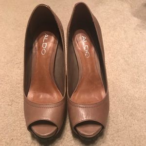 Aldo brown pump 5.5